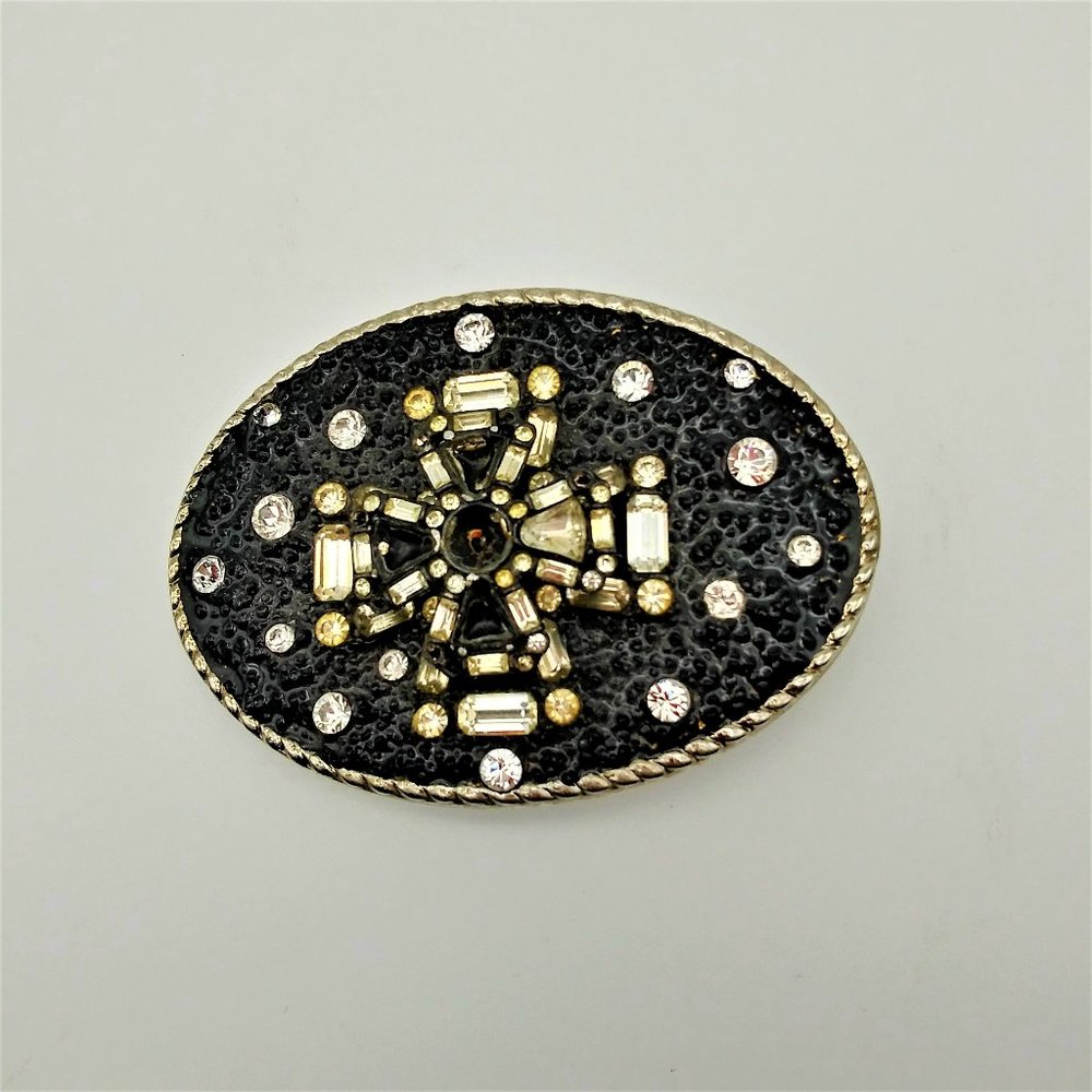 Holly Branch Oval Belt Buckle